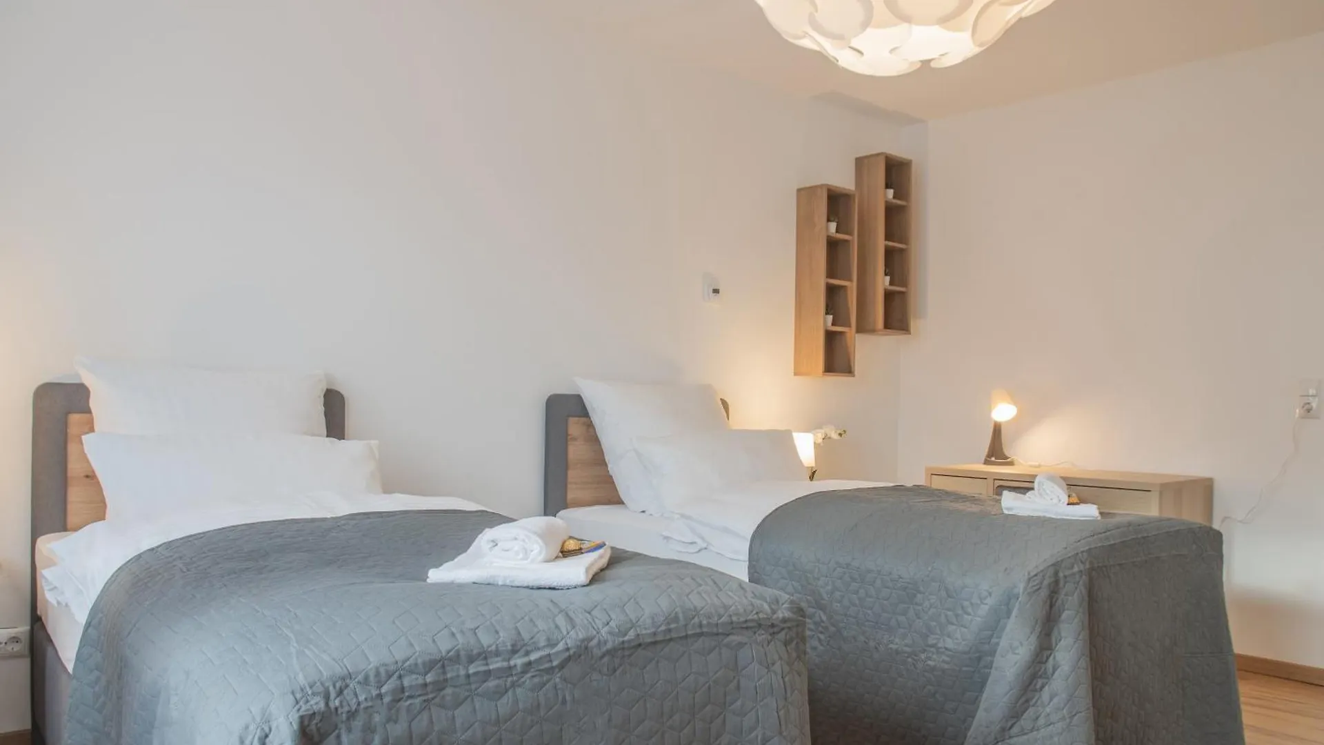 Prime 47 - Neuwertige Wohnung Schluesselfeld 0*,