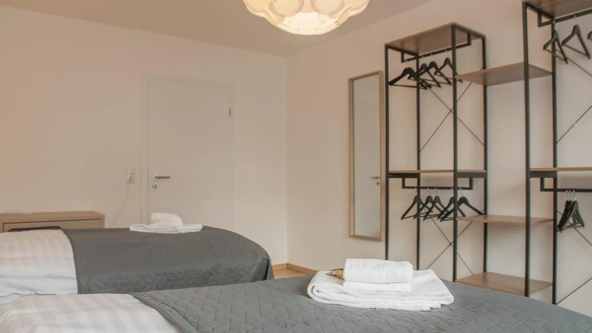 Prime 47 - Neuwertige Wohnung Schluesselfeld Apartment