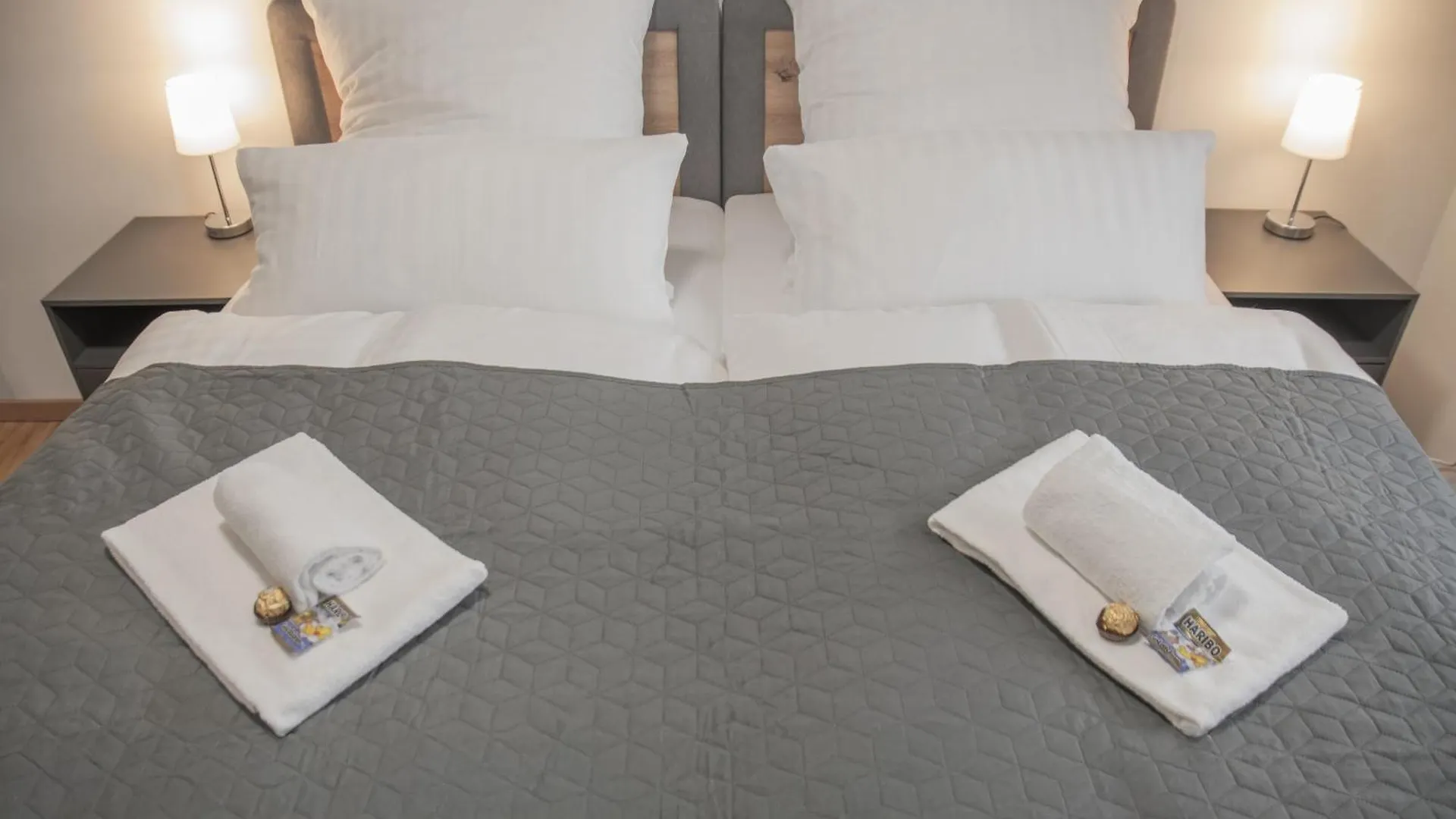 Prime 47 - Neuwertige Wohnung Schluesselfeld Apartment