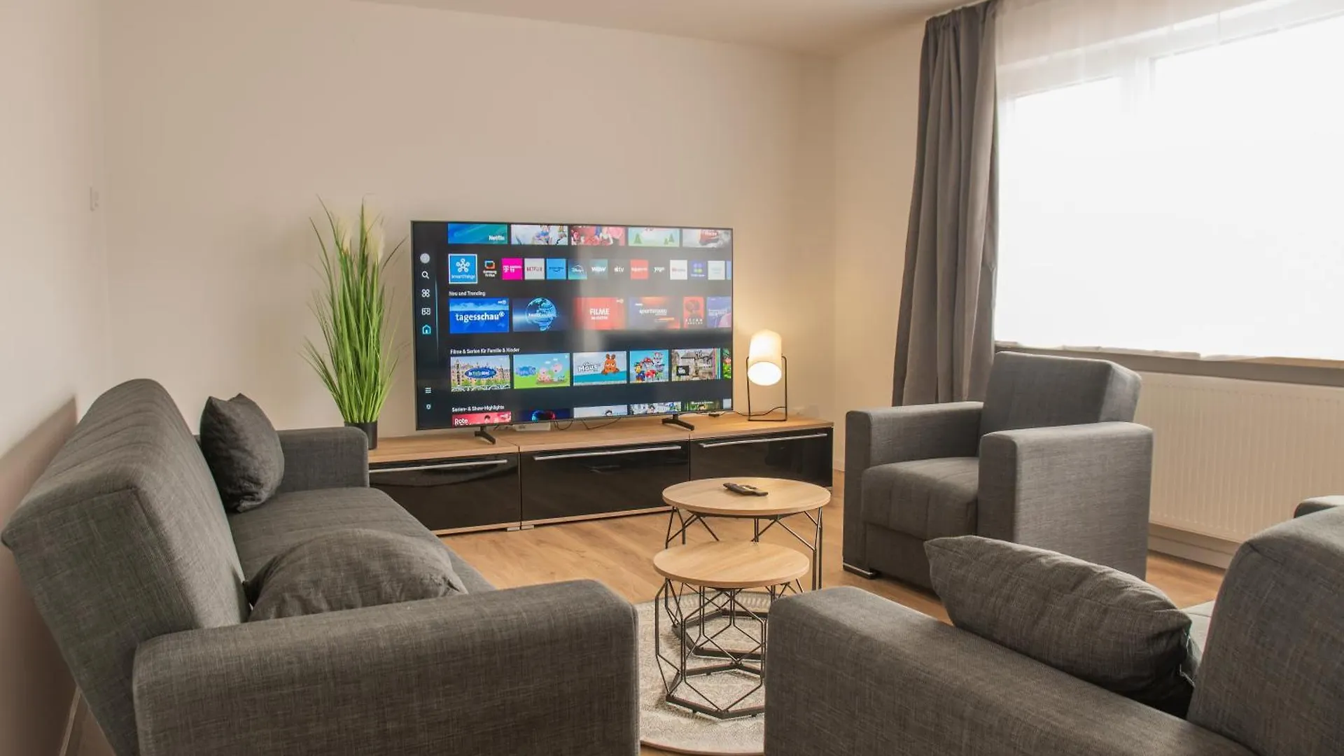 Prime 47 - Neuwertige Wohnung Schluesselfeld Apartment